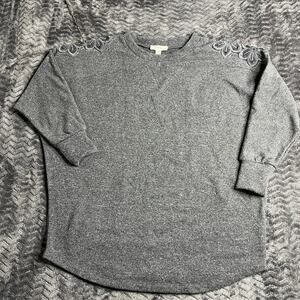 Como Blu Gray Pullover Sweater Womens Medium Floral Lace Shoulder Knit Top